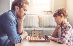 Conheça os benefícios do xadrez para crianças e adolescentes 